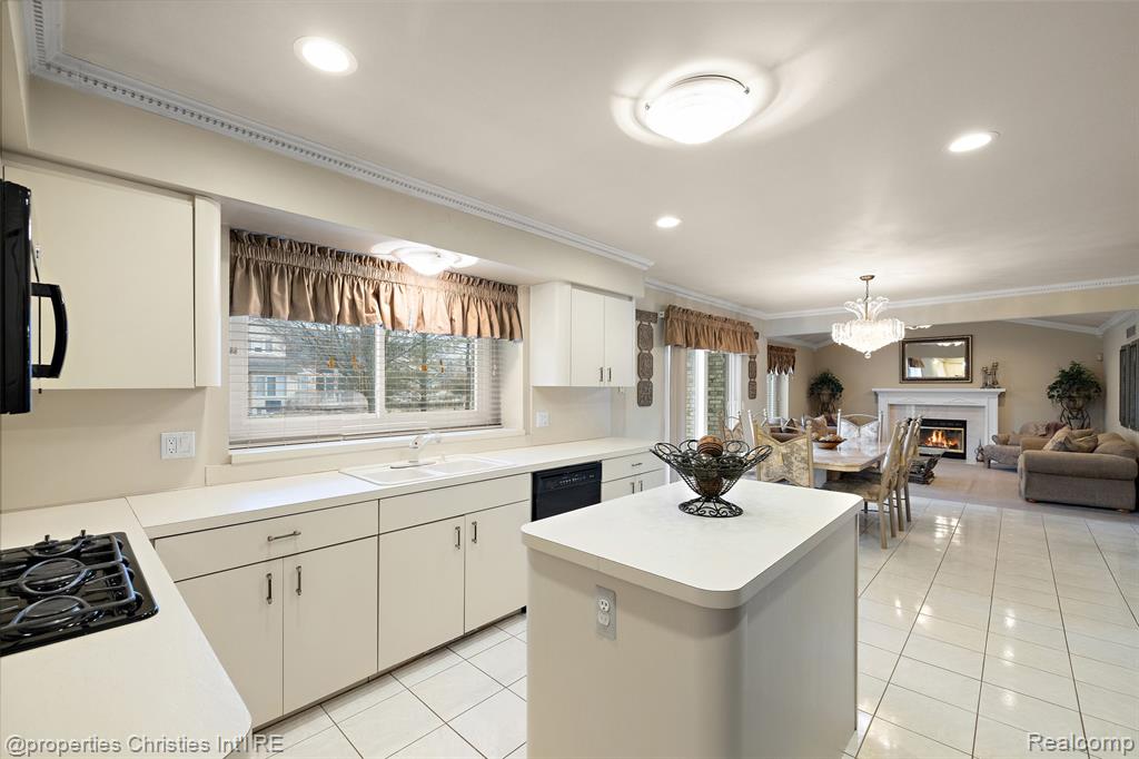 43159 La Bouquet Court, Sterling Heights, MI 48314 — Photo 29