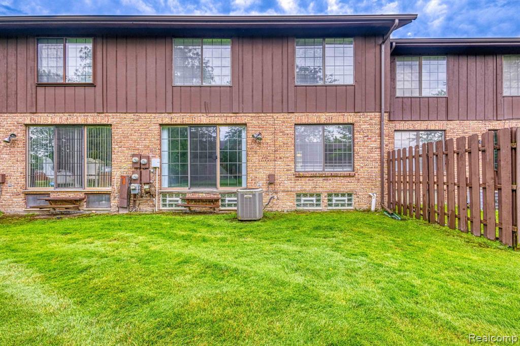 26188 SUMMERDALE Drive, Southfield, MI 48033 — Photo 37