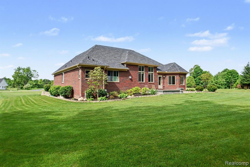 4912 Rosy Drive, Leonard, MI 48367 — Photo 39