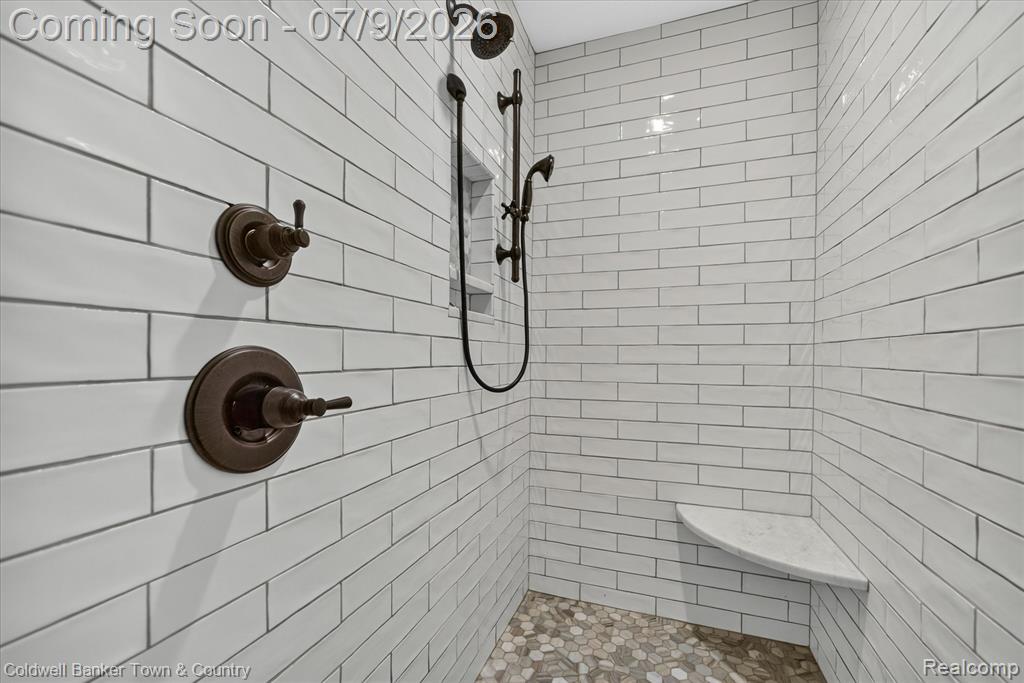 3762 Noble, Brighton, MI 48116 — Photo 36