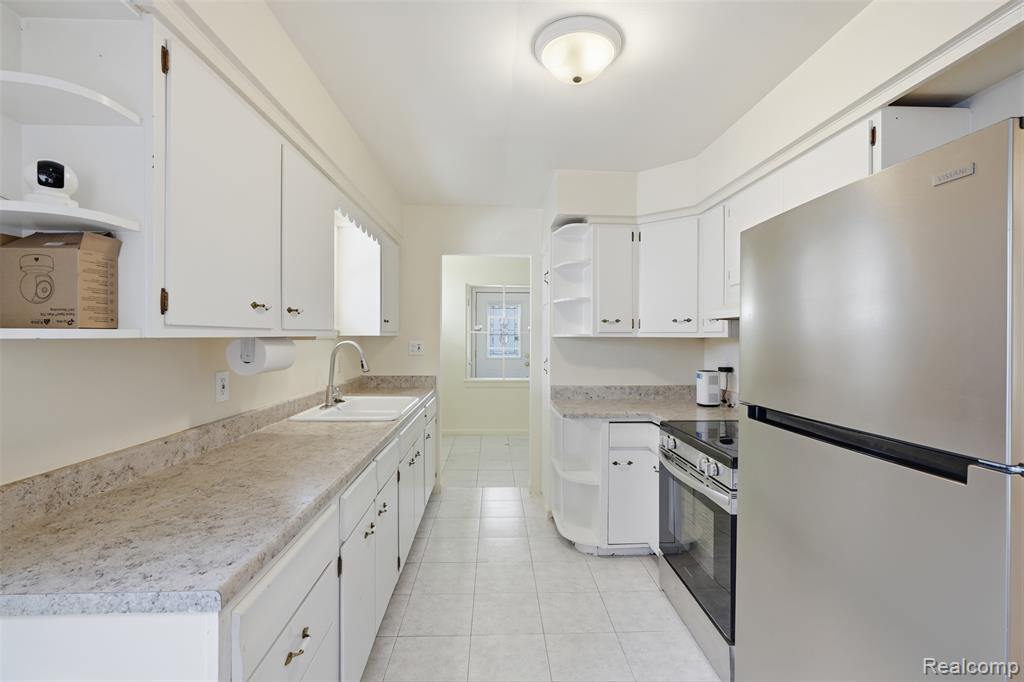 916 Buckingham Avenue, Flint, MI 48507 — Photo 9