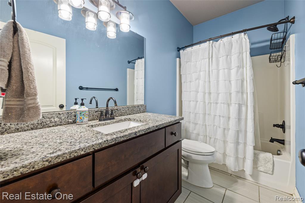 428 Pheasant Ridge Court, Ortonville, MI 48462 — Photo 29