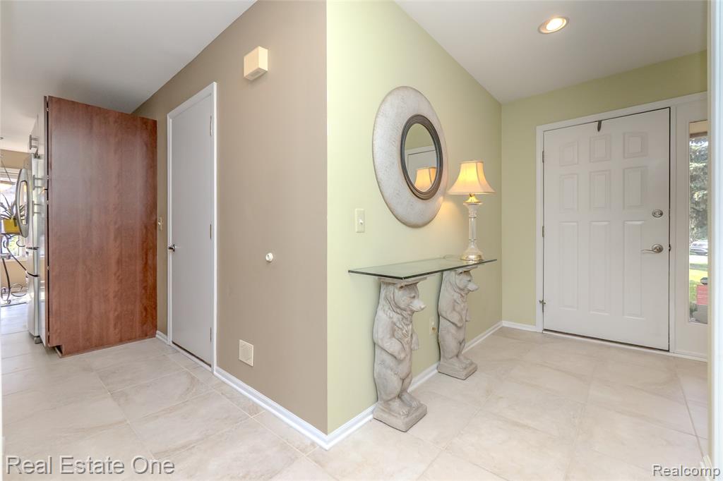 4575 Fairway Court, Waterford, MI 48328 — Photo 17