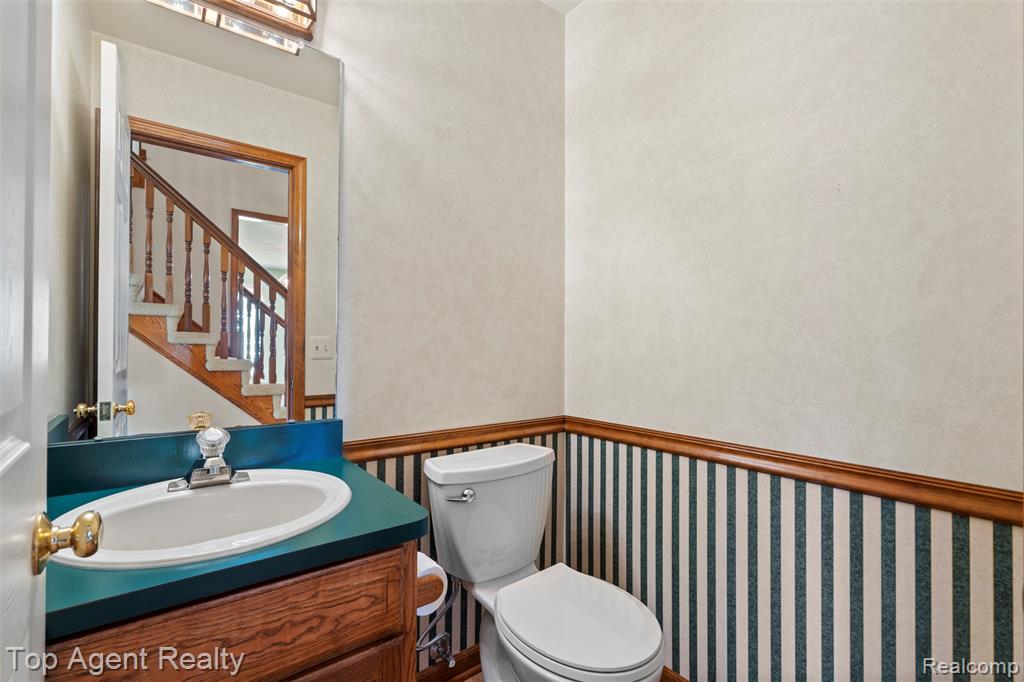 4430 Bayleaf Drive, Sterling Heights, MI 48314 — Photo 12