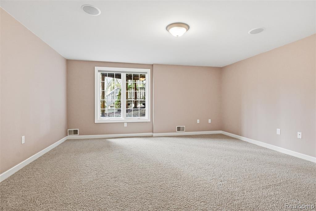 6228 Windemere Point, Brighton, MI 48116 — Photo 29