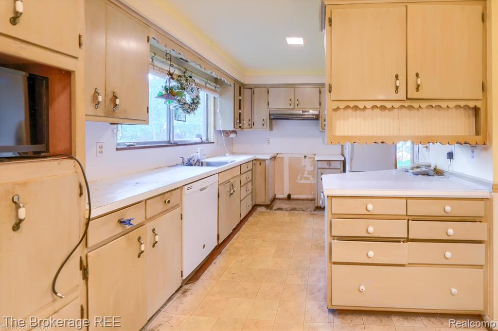 575 Bancroft Street, Imlay City, MI 48444 — Photo 19