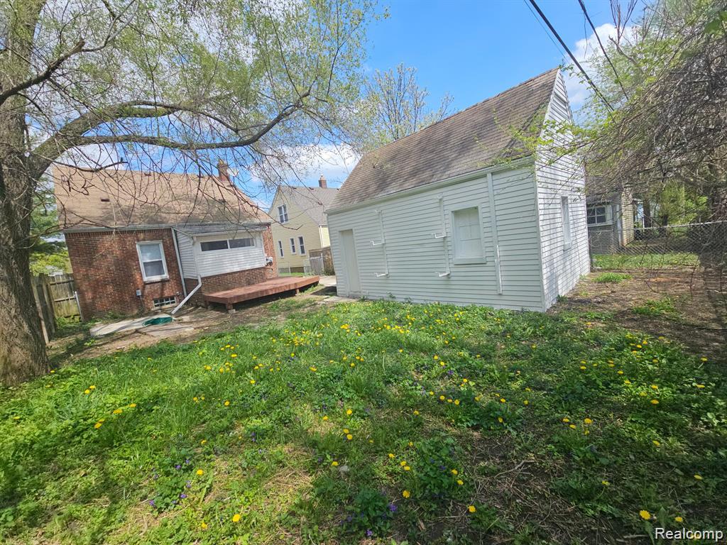 20300 ELKHART Street, Harper Woods, MI 48225 — Photo 24