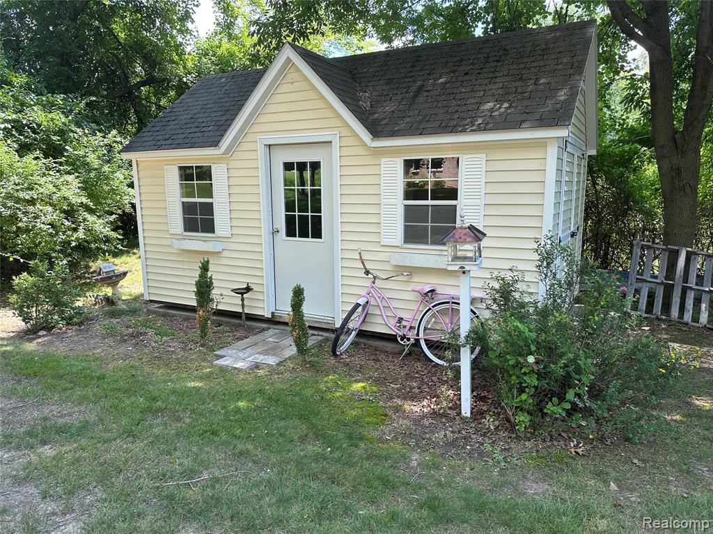962 Hidden Valley Drive, Lake Orion, MI 48362 — Photo 43
