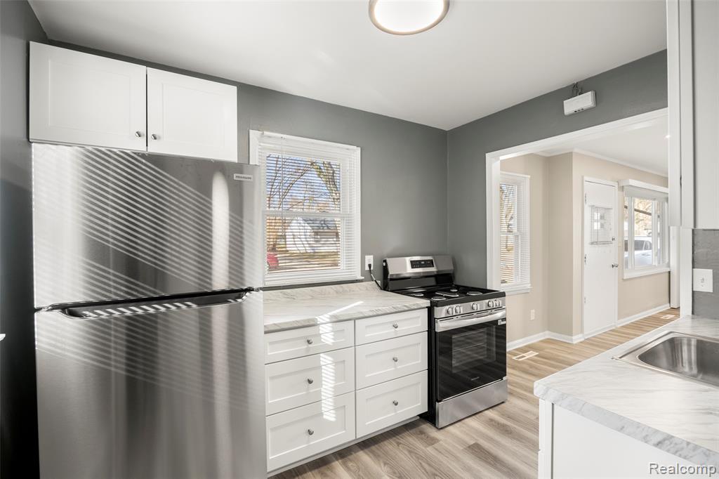 10101 Albany Street, Oak Park, MI 48237 — Photo 9