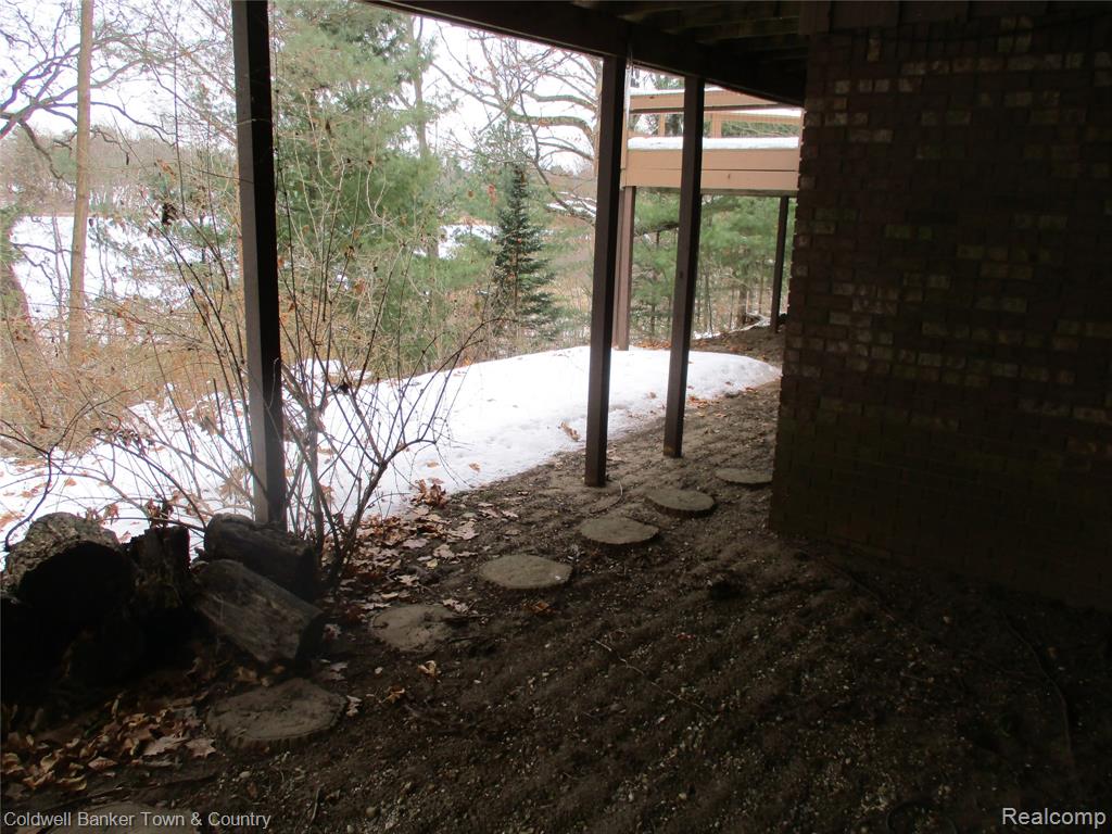 9102 Lake Crest Drive, Whitmore Lake, MI 48189 — Photo 41