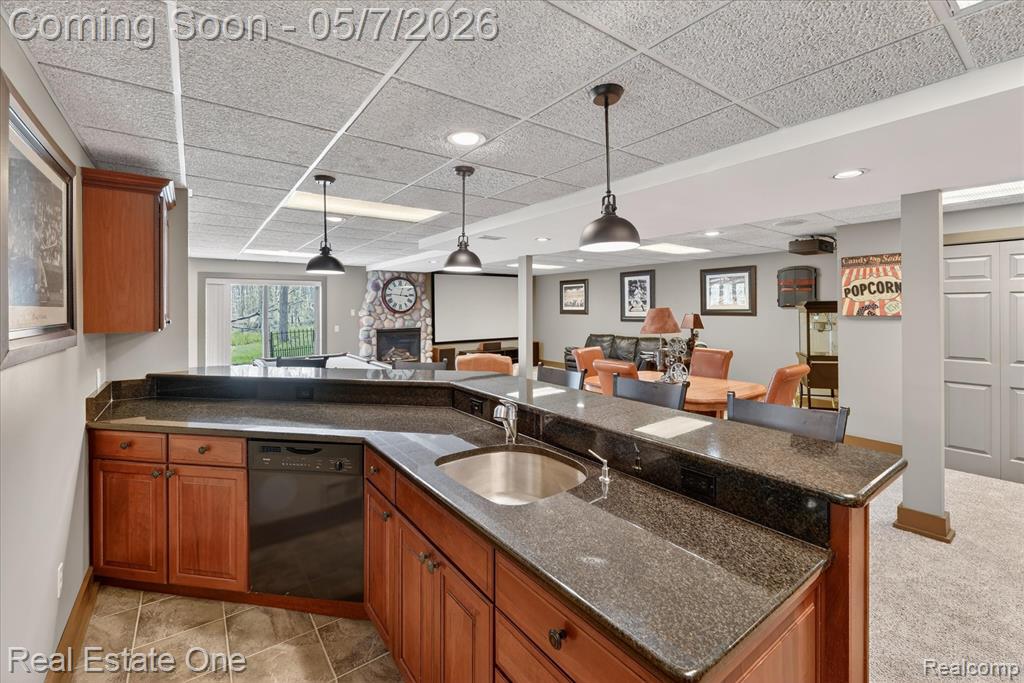 38967 Holsworth Court, Farmington, MI 48331 — Photo 57