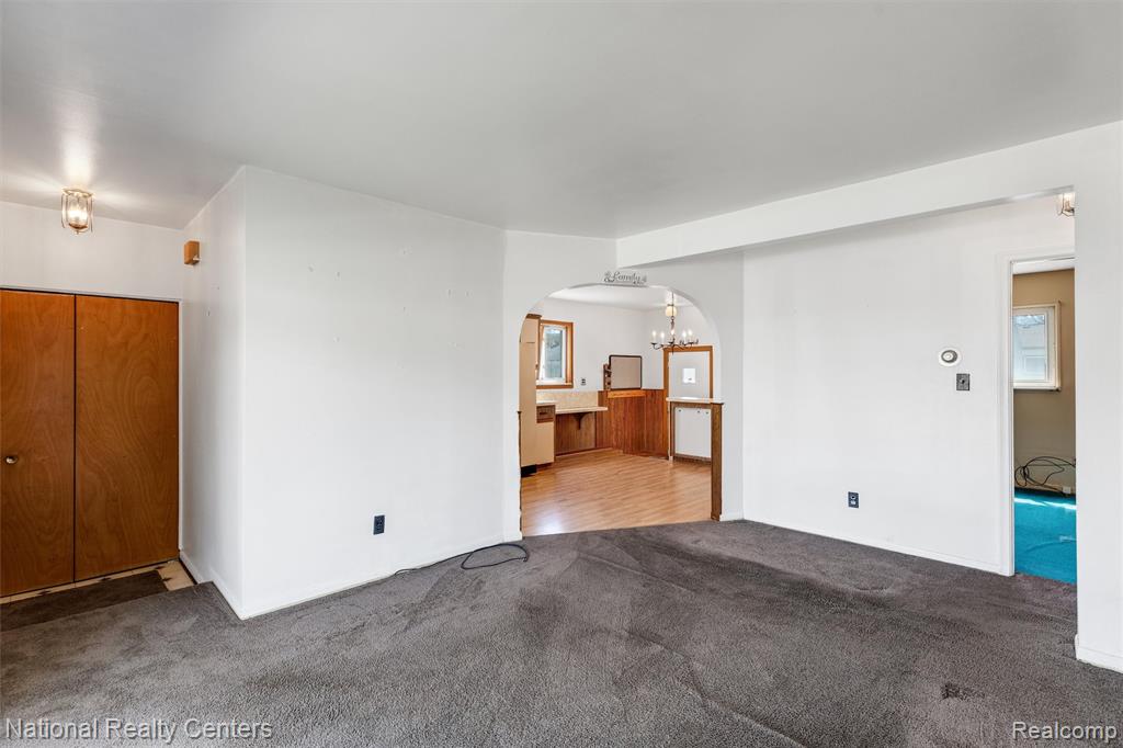 822 Bernie Lane, Madison Heights, MI 48071 — Photo 3