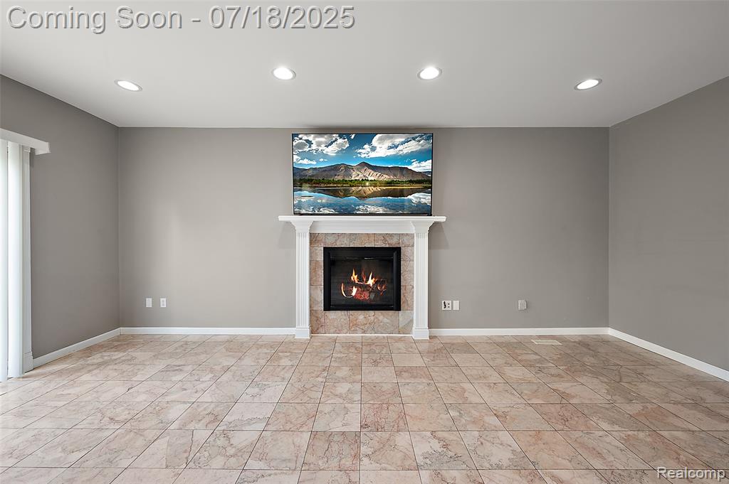 4152 Bloomfield Drive, Sterling Heights, MI 48310 — Photo 28