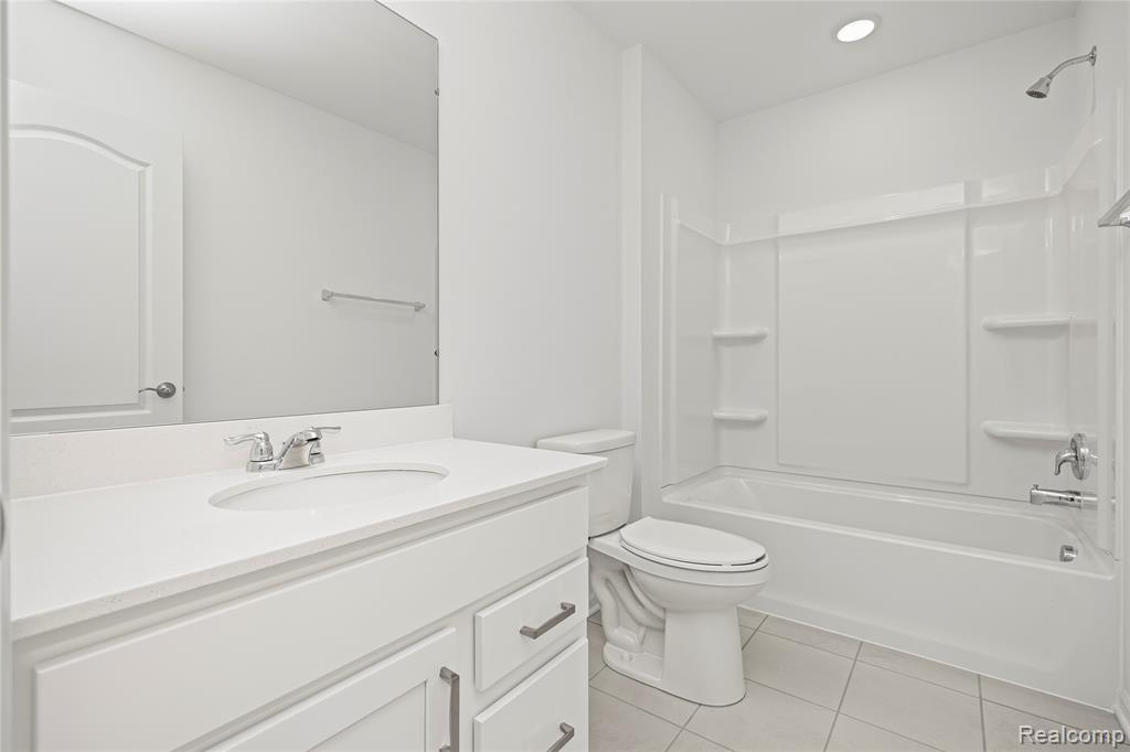 43071 Atwood Avenue, Novi, MI — Photo 41