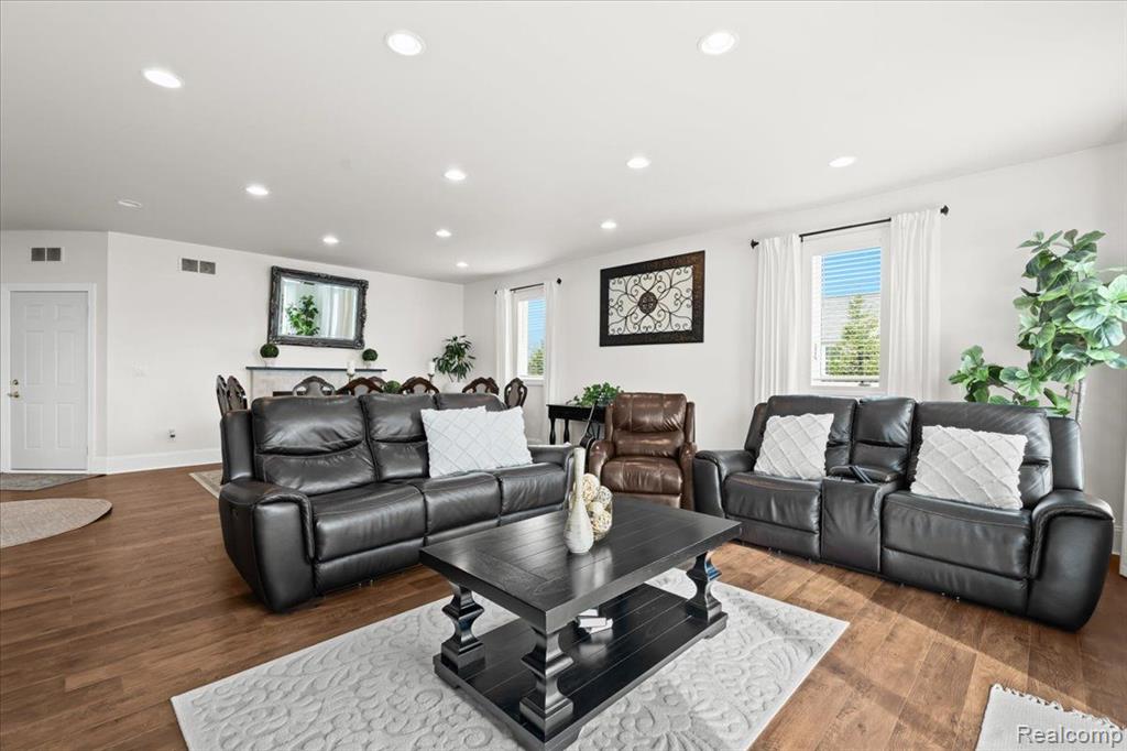 4075 BARR Road, Canton, MI 48188 — Photo 17