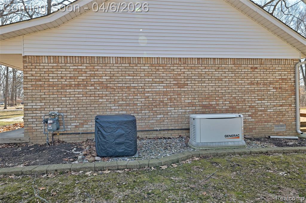 6332 Laura Lane, Flint, MI 48507 — Photo 43