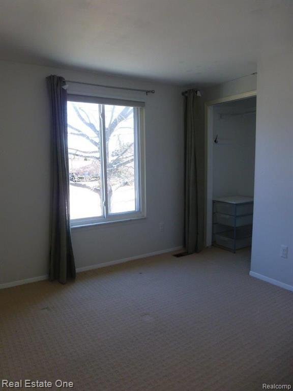 5837 FOLKSTONE Drive, Troy, MI 48085 — Photo 26