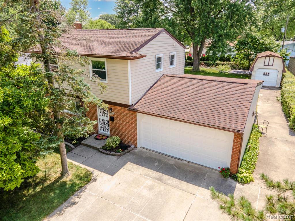 8252 Tinkler Road, Sterling Heights, MI 48312 — Photo 2