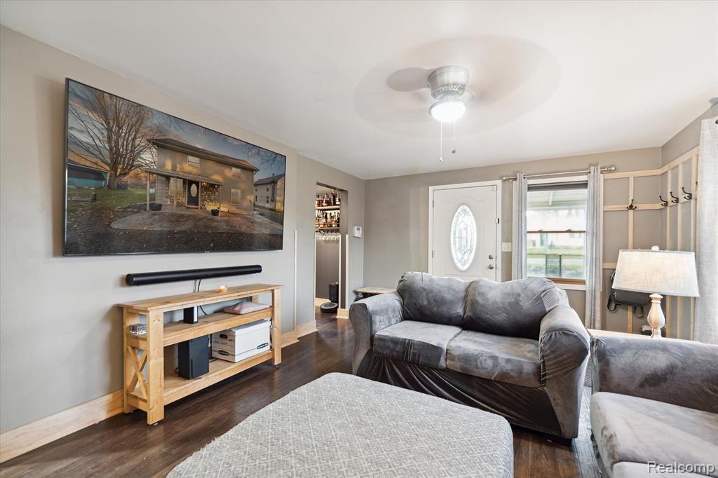 10524 N ANTCLIFF Road, Fowlerville, MI 48836 — Photo 11
