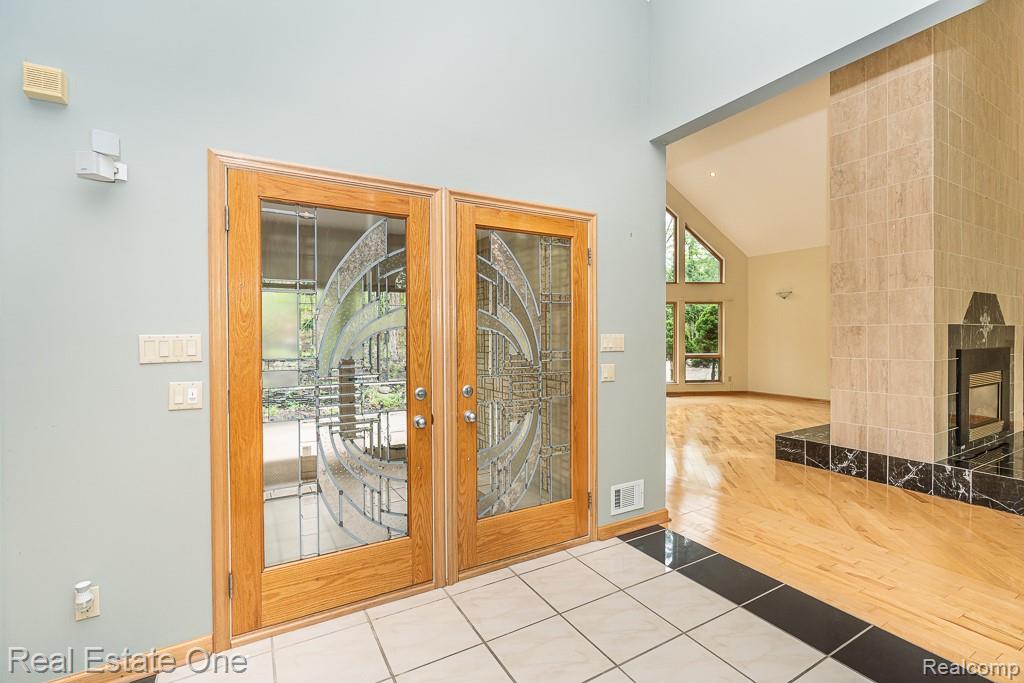 2670 Spring Grove Drive - Photo 4