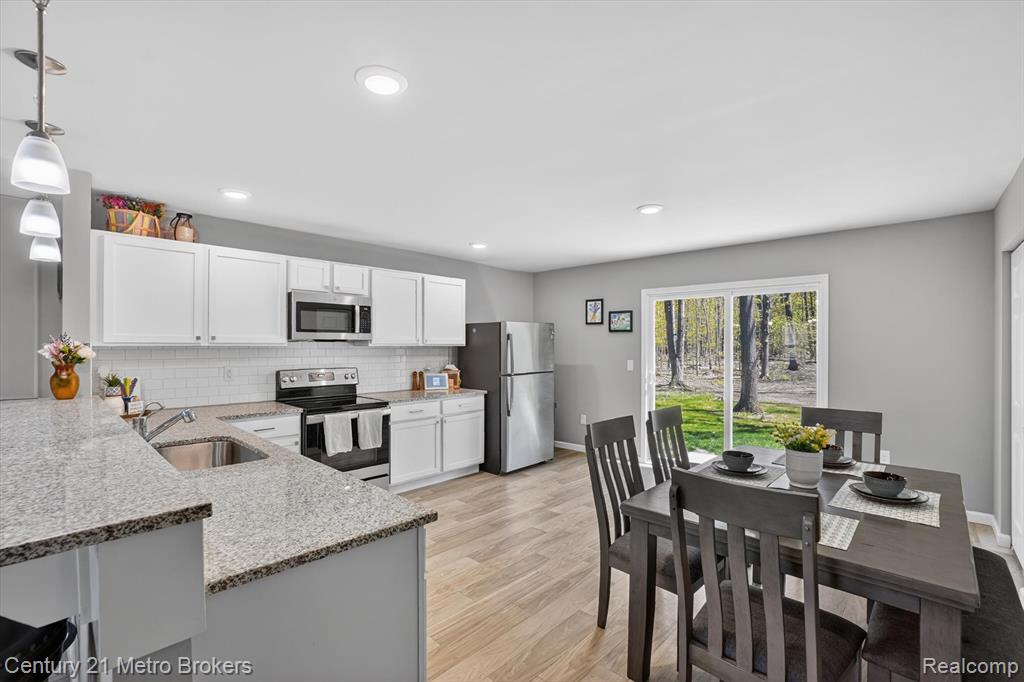 7205 Timberline Drive, Flint, MI 48507 — Photo 14