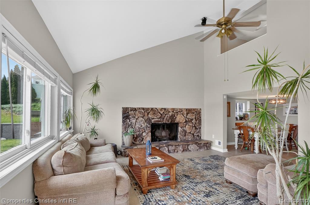 10219 Lakeside Drive, White Lake, MI — Photo 27