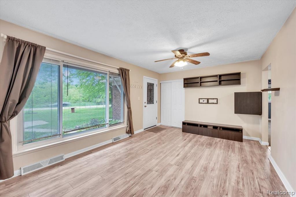3972 Joslyn Road, Lake Orion, MI — Photo 9