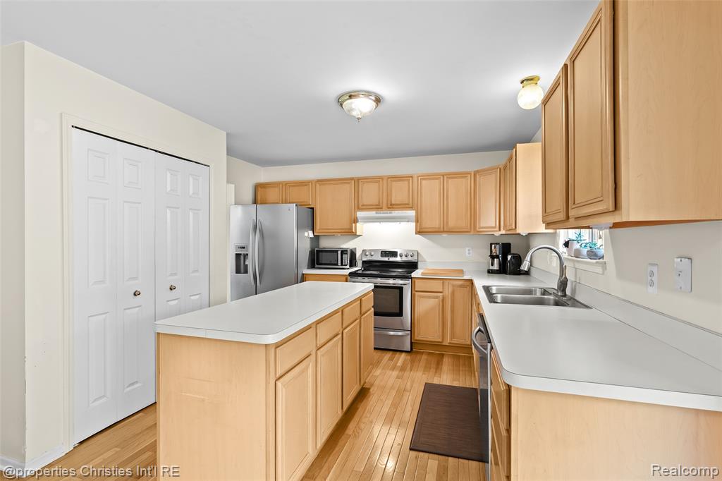 47242 Marina Drive, Belleville, MI 48111 — Photo 7