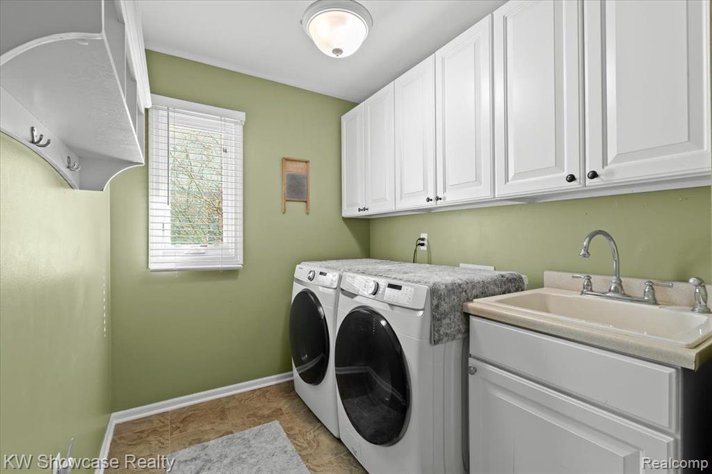 54771 GRENELEFE Circle E, South Lyon, MI 48178 — Photo 20