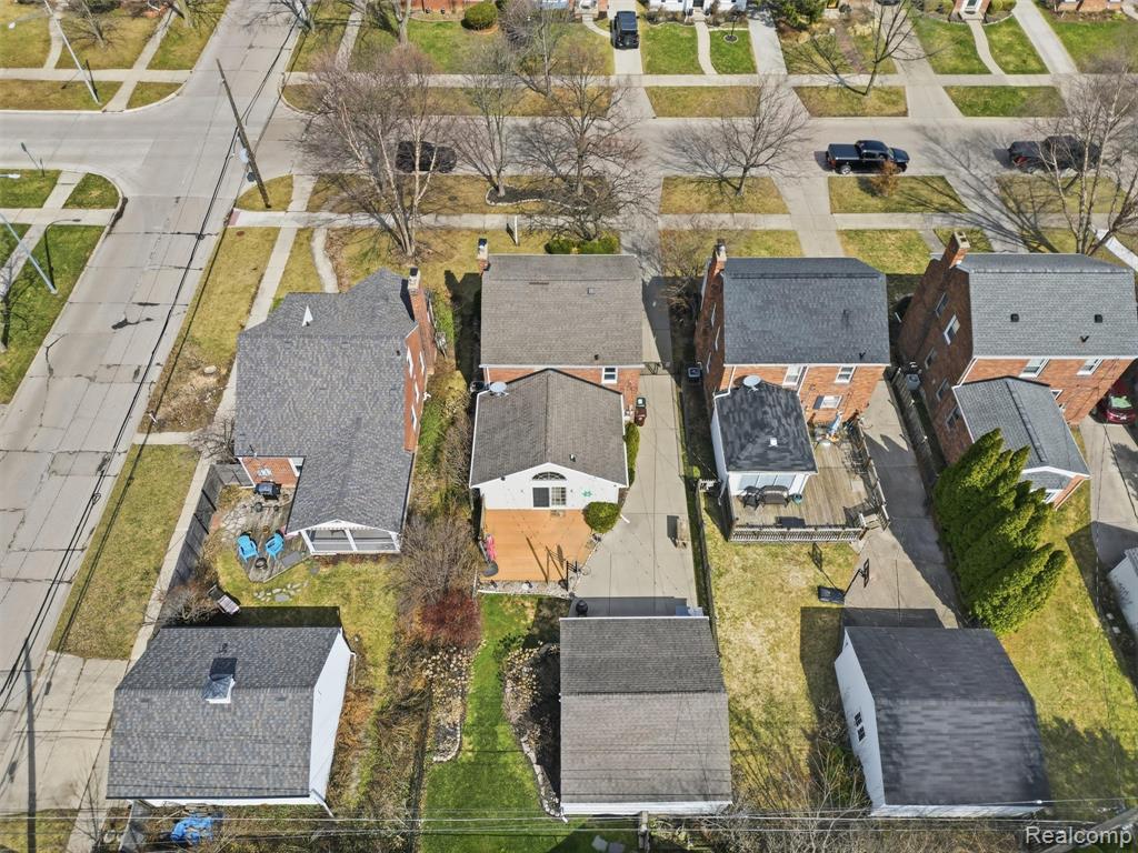 2073 Lochmoor Boulevard, Grosse Pointe Woods, MI 48236 — Photo 48