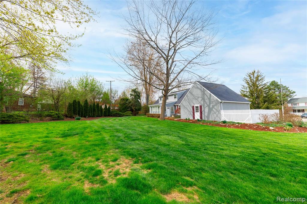 27758 Johnson Road, Grosse Ile, MI 48138 — Photo 42