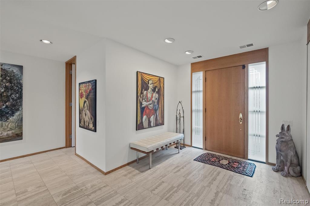 63 Barden Court, Bloomfield Hills, MI 48304 — Photo 3