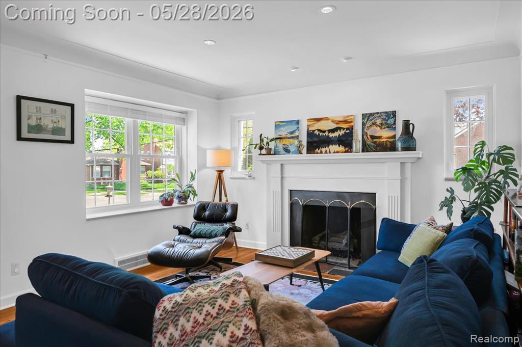 2101 Lochmoor Boulevard, Grosse Pointe Woods, MI 48236 — Photo 3