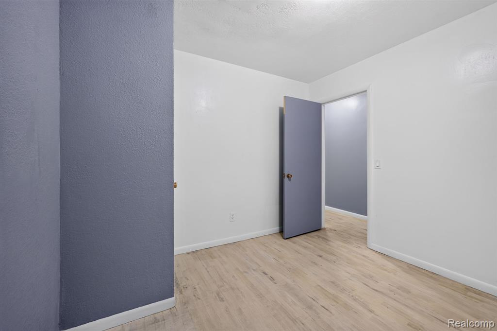 9288 Hilda Lane, Flushing, MI 48433 — Photo 23