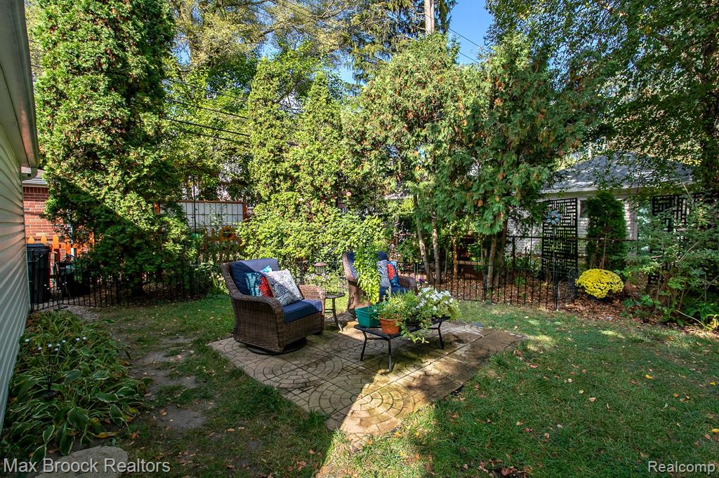 26725 Humber Street, Huntington Woods, MI — Photo 52
