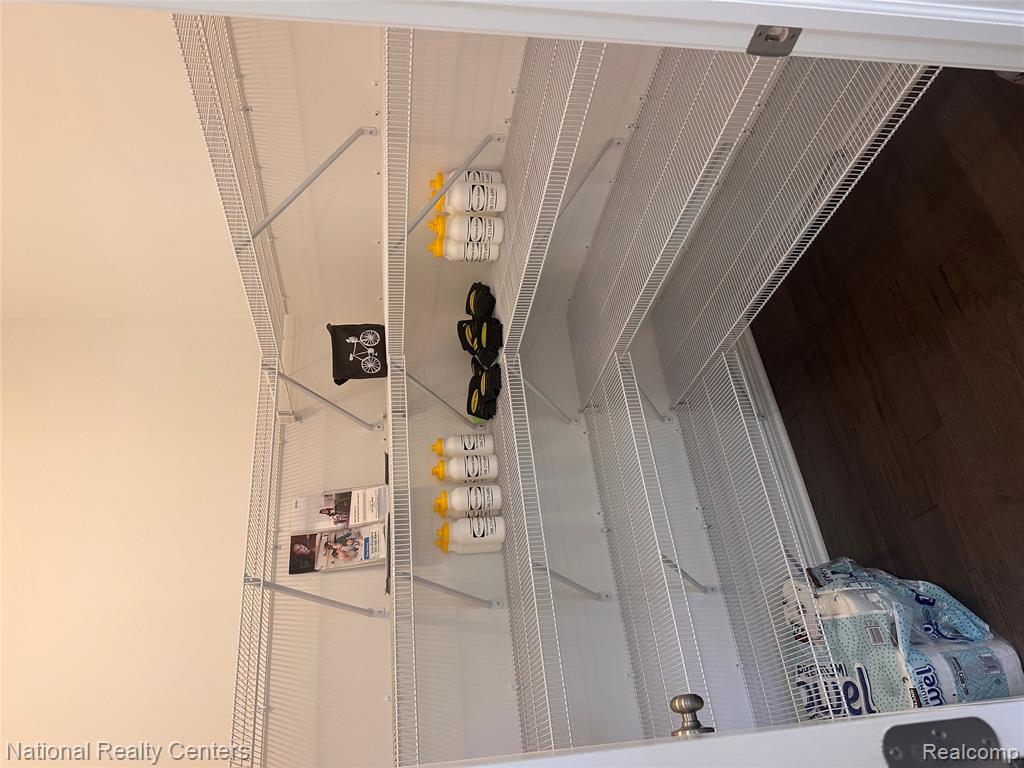 10392 Valley Creek Drive, Goodrich Vlg, MI — Photo 23