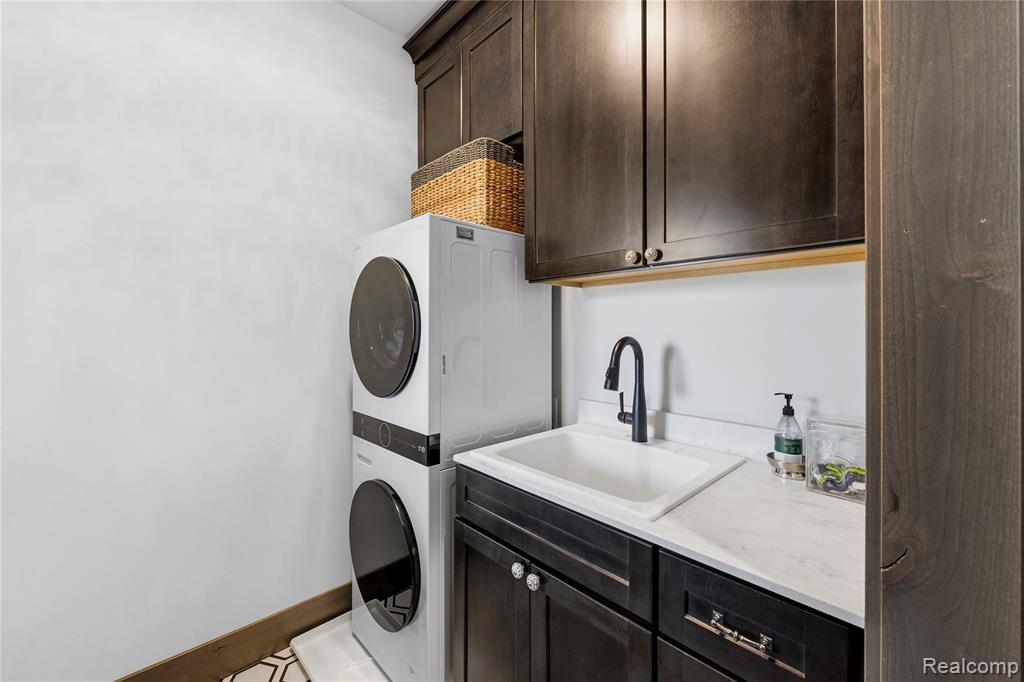 1920 Woodcreek Drive, Brighton, MI 48114 — Photo 17