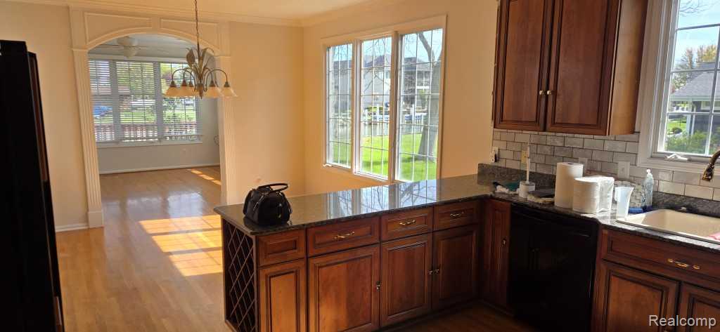 31975 Riverdale Street, Harrison Township, MI — Photo 13