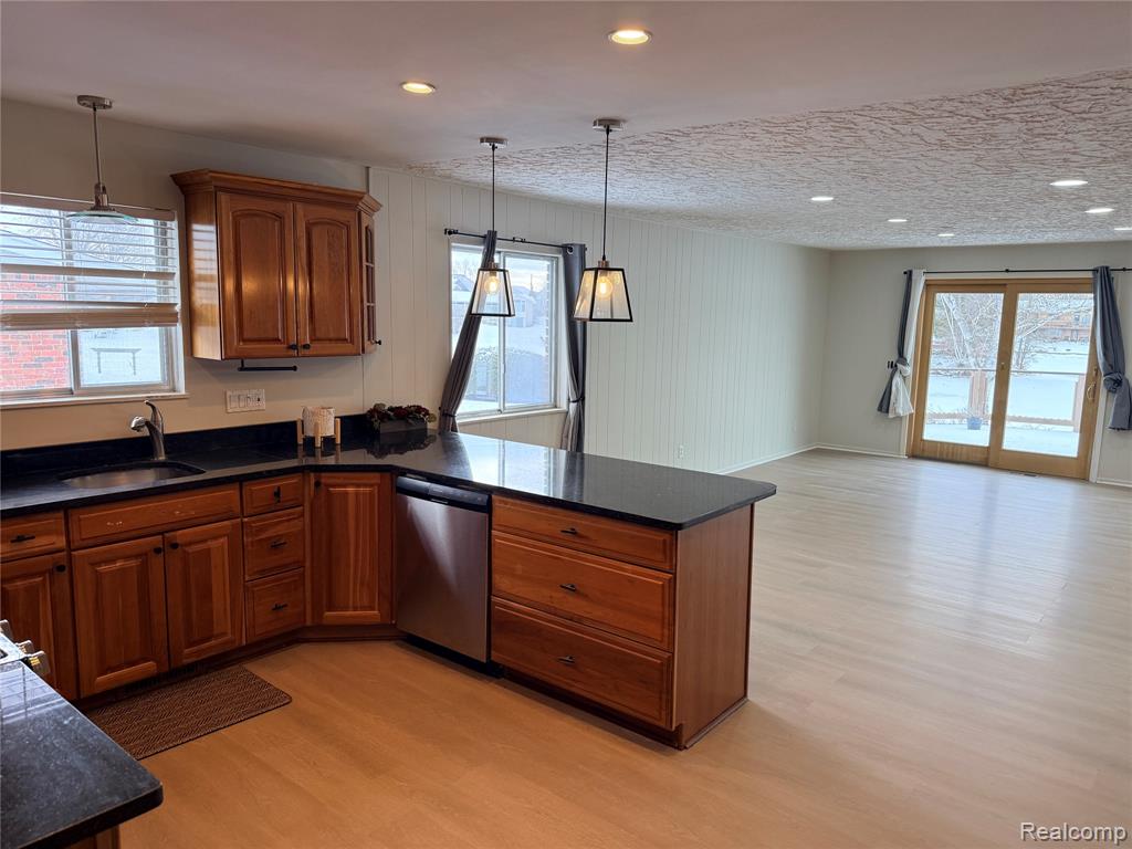 687 Sunnybeach Drive, White Lake, MI — Photo 14