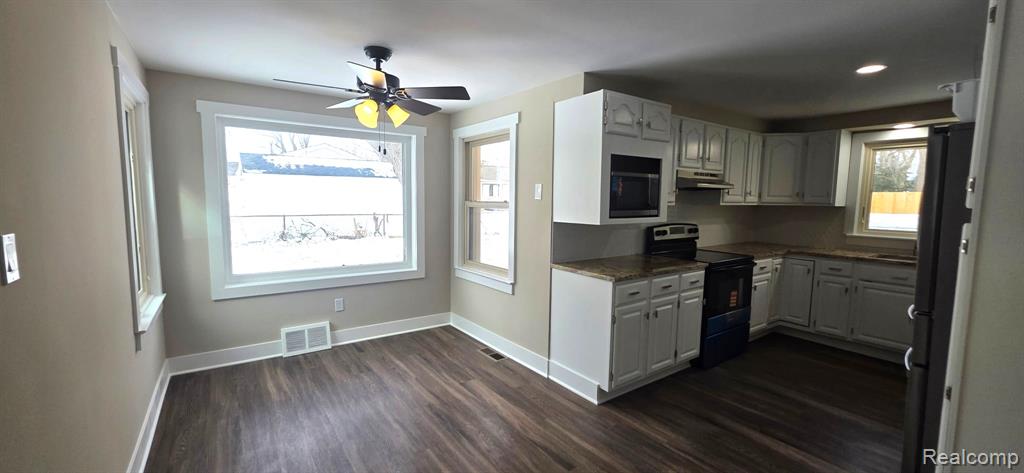 9100 Pittsfield Street, Commerce Twp, MI 48382 — Photo 7