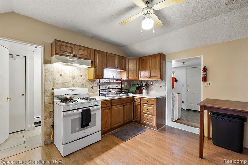 87 N Roslyn Road, Waterford, MI 48328 — Photo 5