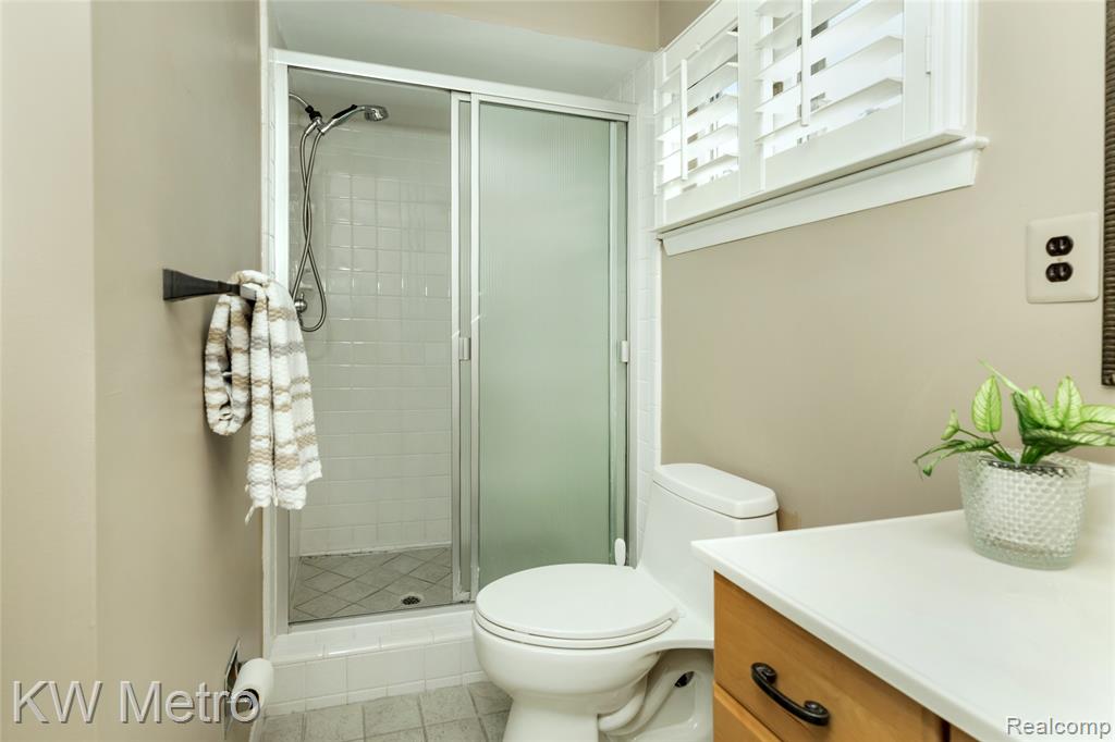 5897 Sutters Lane, Bloomfield Hills, MI 48301 — Photo 31