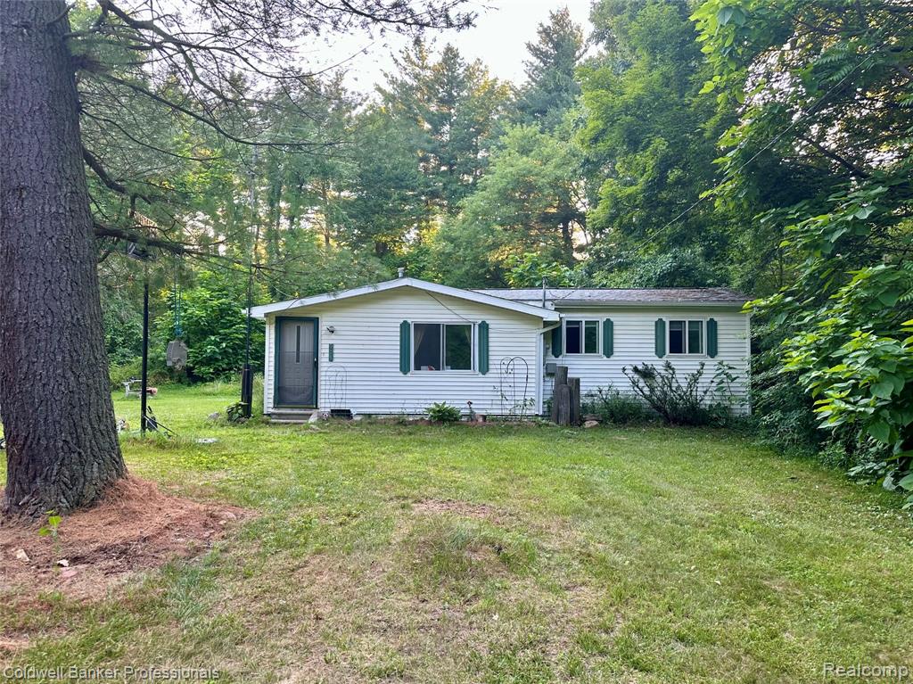 975 Boshaw Drive, Attica, MI 48412 — front exterior