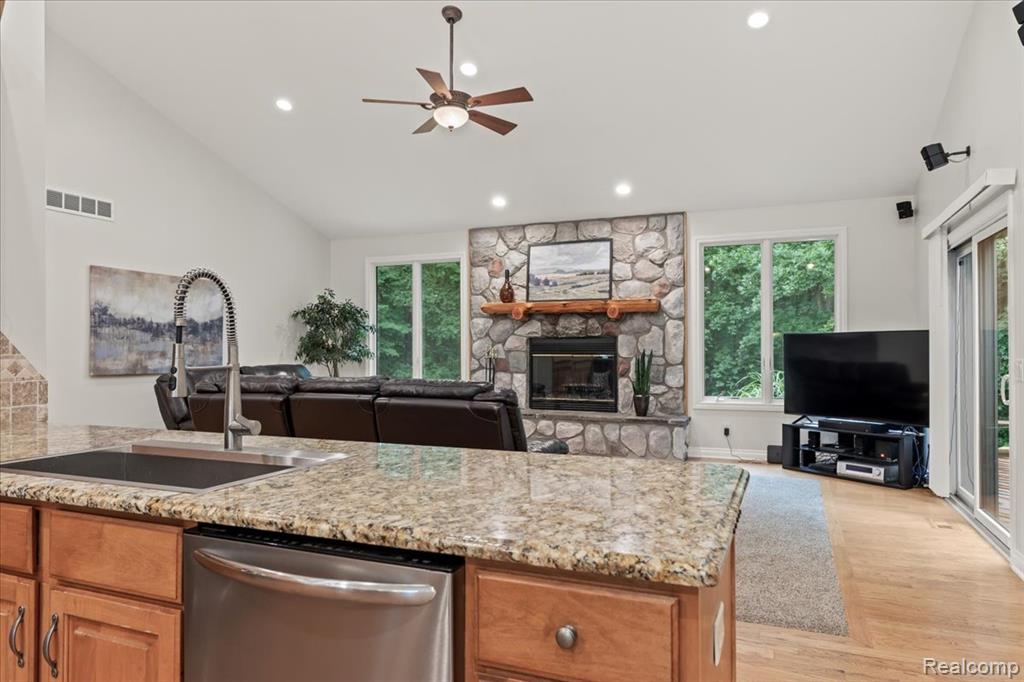 15301 Oak Hollow Drive, Holly, MI 48442 — Photo 20