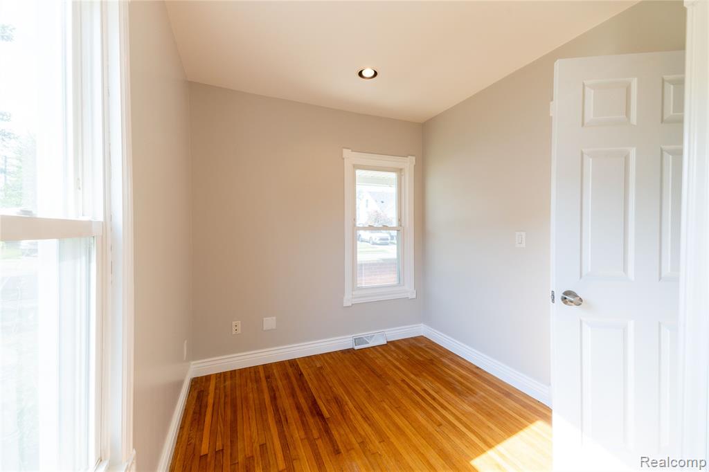 714 Park Avenue, Lincoln Park, MI 48146 — Photo 17