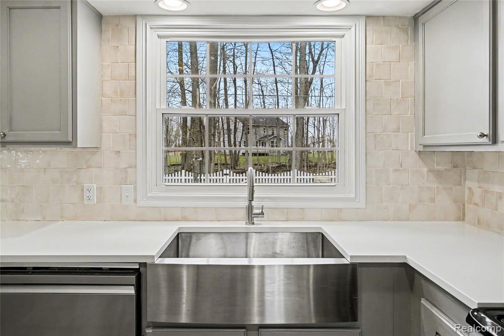 609 Westover Pass, Grand Blanc, MI 48439 — Photo 9