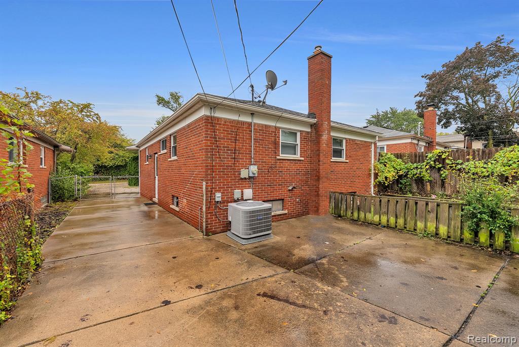 6159 N Highland Street, Dearborn Heights, MI 48127 — Photo 10