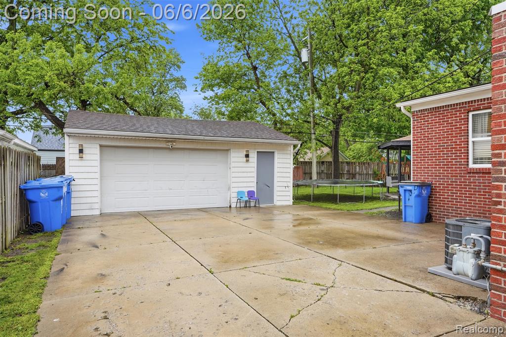 7723 Hazelton Street, Dearborn Heights, MI 48127 — Photo 43