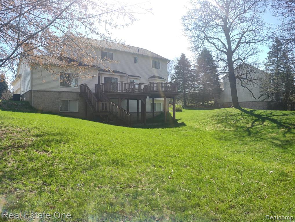 743 Aaron Drive, Highland, MI — Photo 3