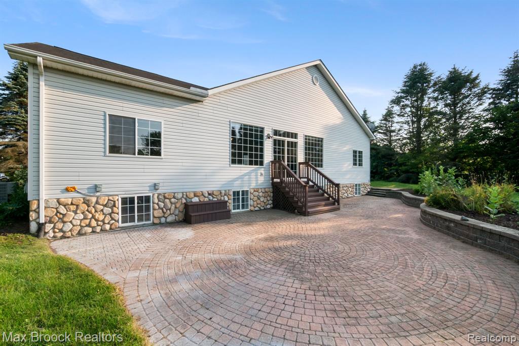 2165 Oakwood Road, Ortonville, MI 48462 — Photo 46
